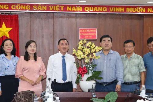 Lãnh đạo HĐND TPHCM thăm, chúc mừng các cơ quan báo chí