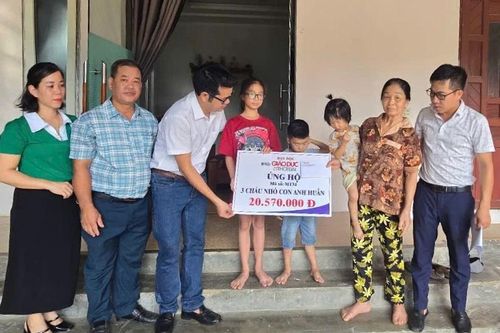 Hơn 20 triệu đồng đến với 3 cháu nhỏ có bố bị suy thận giai đoạn cuối