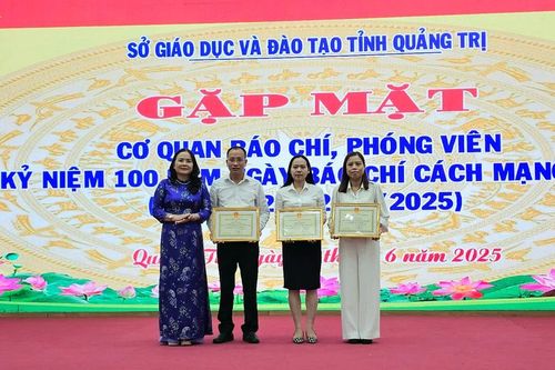Văn phòng Báo GD&TĐ tại miền Trung được Sở GD&ĐT tỉnh Quảng Trị tuyên dương