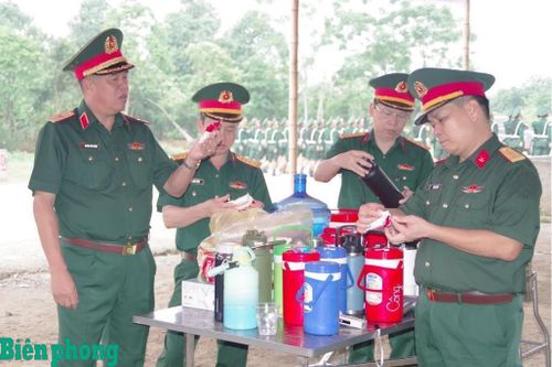 Kiểm tra công tác bảo đảm hậu cần trong thực hiện nhiệm vụ diễu binh tại sân bay Hòa Lạc