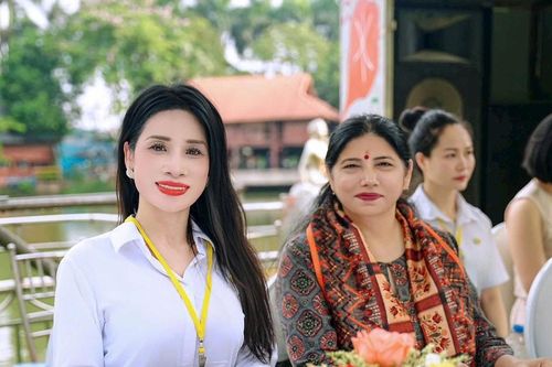 MC, Á hậu Đặng Thị Tân và ấn tượng mạnh tại giải Yoga Hướng Mặt Trời lần VI
