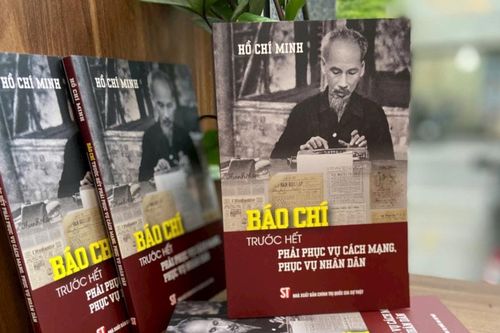 'Báo chí trước hết phải phục vụ cách mạng, phục vụ nhân dân' - Tư tưởng Hồ Chí Minh soi đường cho báo chí hôm nay