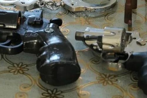 Mâu thuẫn khi uống cà phê, 2 người bị bắn nhập viện