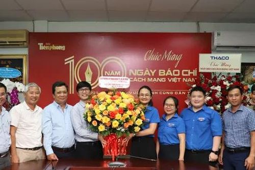 Thành Đoàn TPHCM thăm, chúc mừng báo Tiền Phong nhân kỷ niệm 100 năm Báo chí cách mạng Việt Nam