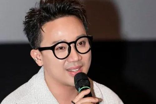 Showbiz 17/6: Trấn Thành 'đe dọa' các em xinh