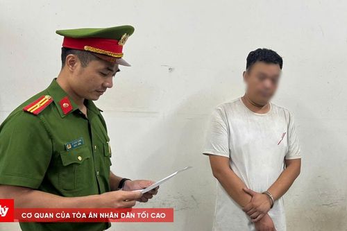 Tạm giữ tài xế taxi bị tố 'chặt chém' hơn 4 triệu đồng tiền cước xe