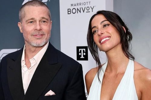 Bạn gái kém 27 tuổi hở bạo trong lần đầu công khai xuất hiện cùng Brad Pitt