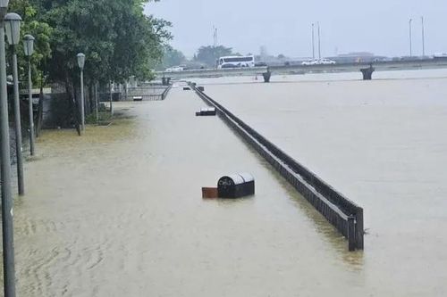 Bất thường mưa lớn, lũ lụt cùng phá kỷ lục ngay cơn bão đầu tiên năm 2025