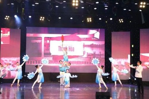 Giao lưu nghệ thuật 'Bút sắc lòng trong' nhân dịp 100 năm Báo chí cách mạng Việt Nam