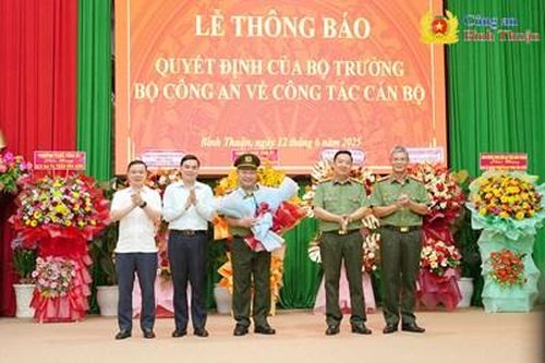 Thăng cấp bậc hàm Thiếu tướng cho tân Giám đốc Công an tỉnh Bình Định