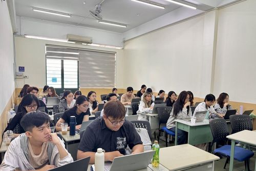 Nơi 'chắp cánh' cho những nhà báo tương lai