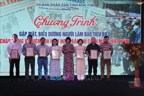 Tôn vinh người làm báo tiêu biểu ở Tây Nguyên