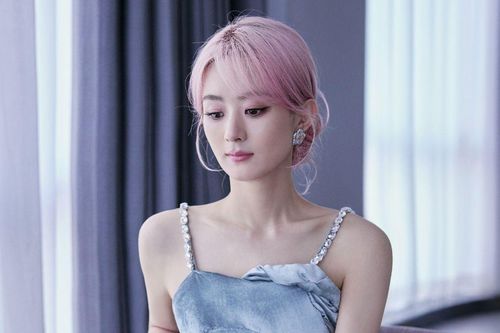 Triệu Lệ Dĩnh bị đoàn phim Tương Viên Lộng cô lập?