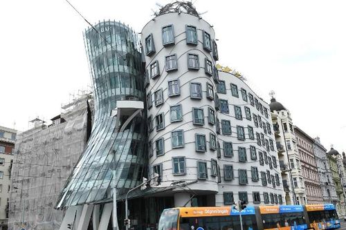 Những ngày hè đáng nhớ tại thành phố 'trăm tháp' ở châu Âu