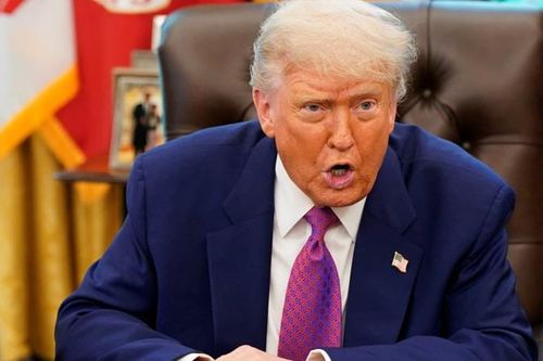 Ông Trump tính cấm công dân từ hàng chục quốc gia nhập cảnh vào Mỹ