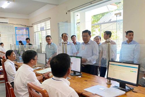 Phó Chủ tịch UBND tỉnh An Giang Ngô Công Thức kiểm tra công tác chuẩn bị, vận hành hoạt động chính quyền địa phương 2 cấp tại huyện Châu Phú