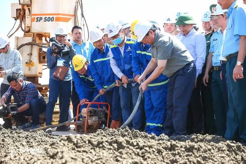 Kỷ niệm 100 năm Ngày Báo chí cách mạng Việt Nam (21-6) Đi về phía nhân dân