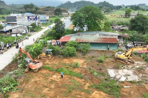 Bát Xát: Cưỡng chế công trình nhà ở xây dựng trái phép