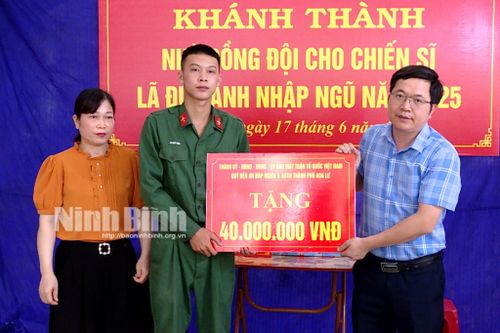Khánh thành Nhà đồng đội tặng gia đình chiến sĩ nhập ngũ năm 2025