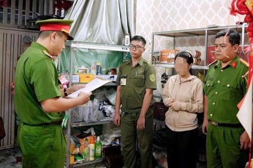 Bắt một chủ shop bán hàng online trốn thuế