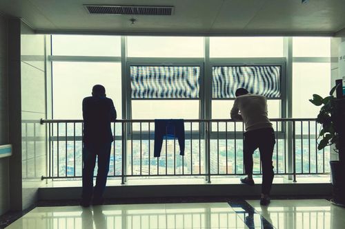 Đau lưng kéo dài, người đàn ông không ngờ bị ung thư đại tràng giai đoạn cuối