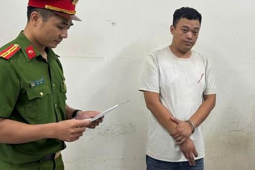 Tạm giữ hình sự tài xế taxi vụ 'chặt chém' 2 người đồng bào dân tộc ở Hà Nội
