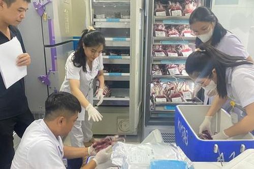 Nhiều bệnh viện ở Nghệ An 'cạn máu'