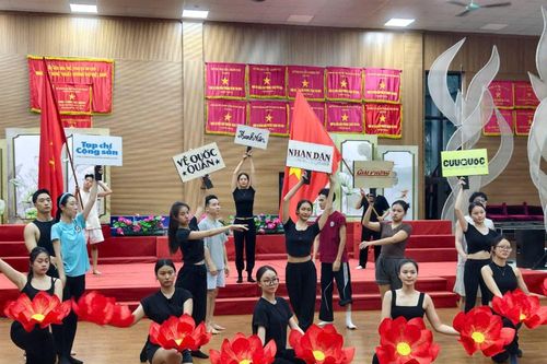 Ngân vang khúc ca về người làm báo