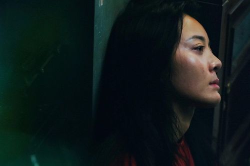 Phim 'Dưới đáy hồ': Một thử nghiệm chưa trọn vẹn nhưng đầy tham vọng