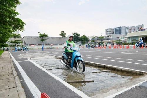 Tập huấn, nâng cao an toàn cho lái xe máy công nghệ