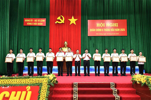 Vùng 5 Hải quân tổ chức Hội nghị quân chính 6 tháng đầu năm 2025