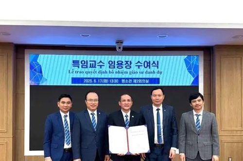 GS.TS Nguyễn Trung Việt, Hiệu trưởng Trường Đại học Thủy lợi được bổ nhiệm Giáo sư danh dự tại Đại học Keimyung,Hàn Quốc