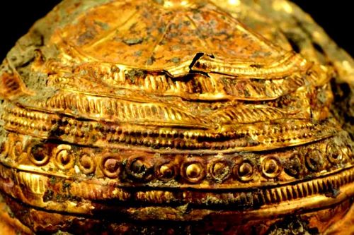 Bát vàng 3.000 năm tuổi vừa lộ diện, chấn động giới khảo cổ
