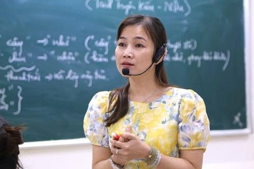 Giáo viên trong thời gian đi học tập trung có được hưởng phụ cấp thâm niên?