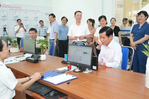 TP Huế không để việc chuyển giao bộ máy làm gián đoạn các dịch vụ công