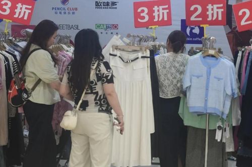 Vì sao người tiêu dùng Trung Quốc vẫn 'thắt chặt hầu bao'?
