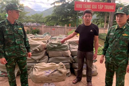 Đồn Biên phòng cửa khẩu Hoành Mô bắt 2 vụ vận chuyển nầm lợn đông lạnh