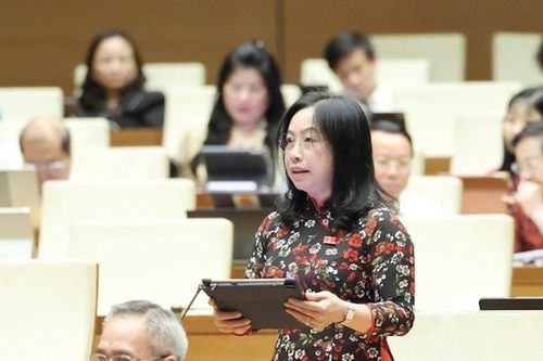 Đời sống công nhân bấp bênh, đại biểu Quốc hội kiến nghị tăng lương tối thiểu từ tháng 7/2025