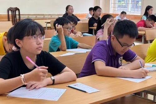 Căng thẳng cuộc đua vào lớp 6