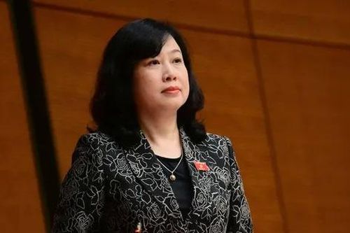 Bộ trưởng Y tế nói về vụ thuốc giả, kẹo rau củ Kera của Hằng 'Du mục'