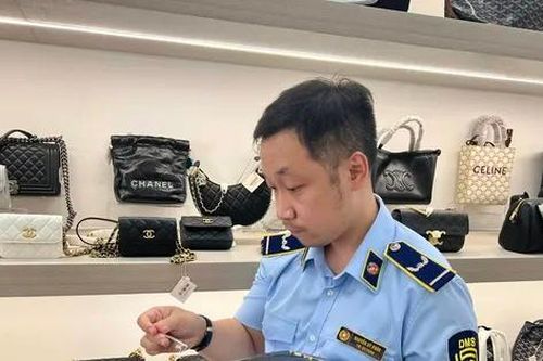 Đà Nẵng: Bán túi Chanel, LV, Gucci 'dỏm' bị phạt hơn 110 triệu đồng