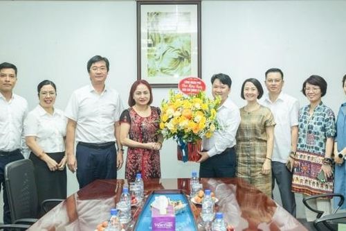 Lãnh đạo Công đoàn Petrovietnam chúc mừng Tạp chí Năng lượng Mới - PetroTimes nhân kỷ niệm 100 năm Ngày Báo chí Cách mạng Việt Nam