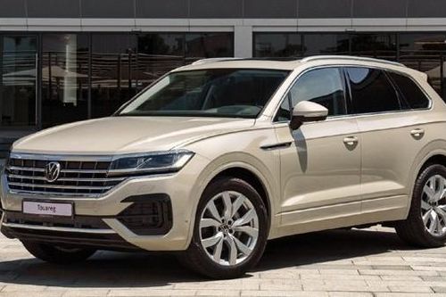 Loạt xe sang tiền tỷ giảm giá đến vài trăm triệu cuối tháng 6