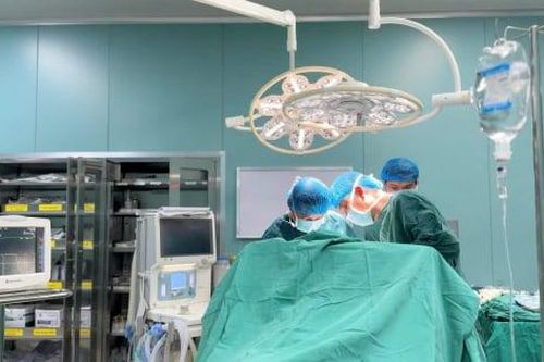 Ca mổ 3 giờ đồng hồ cứu sống 'bệnh nhân vô danh' bị tai nạn nguy kịch