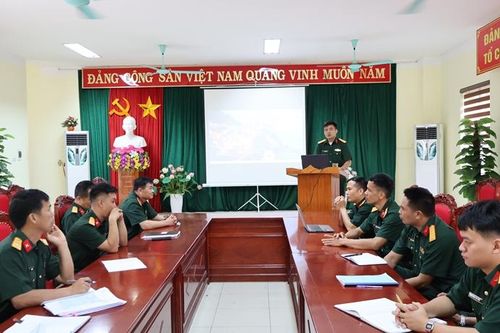 VKSQS khu vực 23 tuyên tuyền pháp luật cho quân nhân
