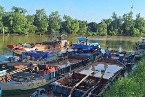 Phát hiện nhiều ghe hút 'cát lậu' trên khu vực sông Cổ Chiên