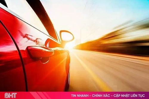 Những đồ vật không nên để trong ô tô dưới thời tiết nắng nóng