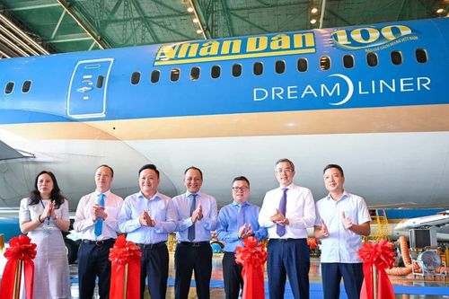 Chiếc máy bay đặc biệt mang hình ảnh Báo chí Cách mạng Việt Nam ra thế giới