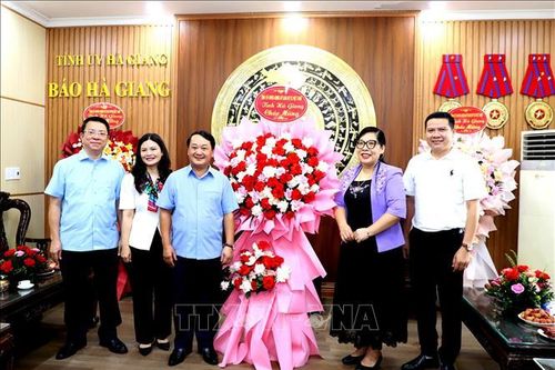 Xây dựng nền báo chí hiện đại, chuyên nghiệp, nhân văn
