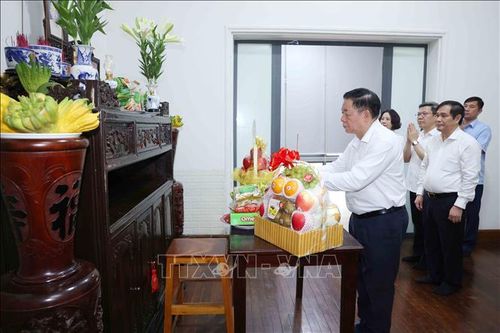 100 năm Báo chí Cách mạng Việt Nam: Đồng chí Nguyễn Trọng Nghĩa thăm và chúc mừng các nhà báo lão thành